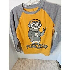 2 Super Hero T-Shirts Size Large and X-Large.